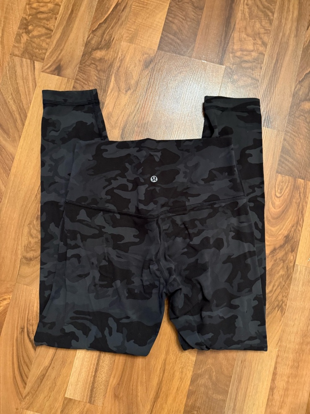 Lululemon High Rise Green Camo Leggings Size 6 25”
